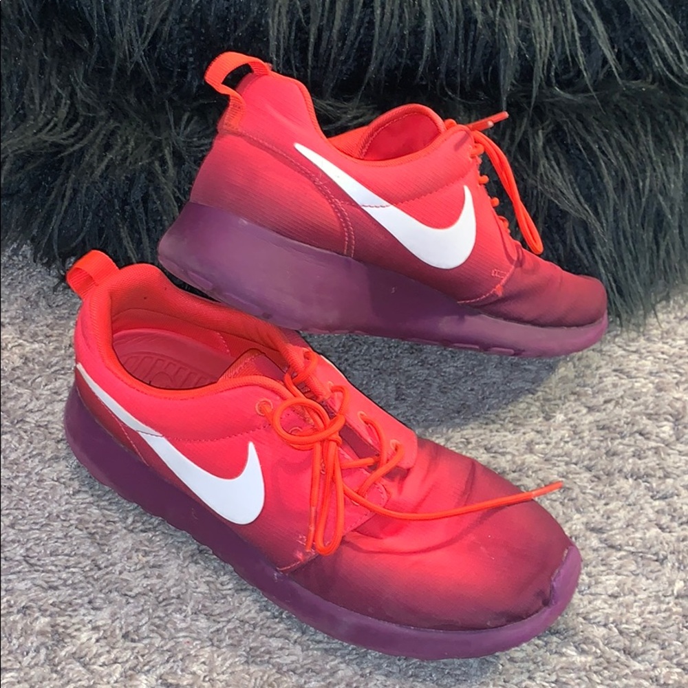 Nike Roshe Sneakers